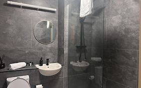 The Red Lion & Cellar Room, Betchworth